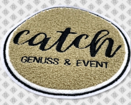 Patch Aufnäher Chenille konturgeschnitten Catch Genuss und Event beige schwarz Gastro