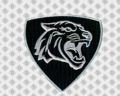 Gestickter Aufnäher Patch Abzeichen Badge in Wappenform mit gesticktem Rand Tiger silber schwarz Vereine