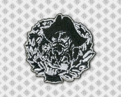 Gestickter Patch Aufnäher Abzeichen Badge Laserschnitt Kontur schwarz weiß Vereine