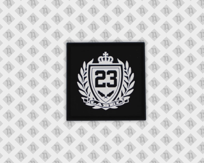 Eckiger Rubber Patch Aufnäher PVC schwarz weiß Firmen