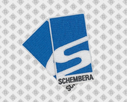 Eckiger Patch Aufnäher gestickt mit gesticktem Rand in weiß blau grau von Schembera Firmen