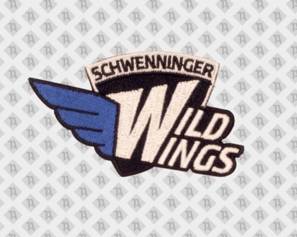 Gestickter Schwenninger Wild Wings Vereins-Patch mit großem „W“, blauer Flügelgrafik und cremefarbener Banner-Schrift