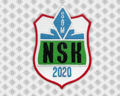 Gestickter Vereinsaufnäher SGM NSK 2020 mit rotem Rand und Wappenform