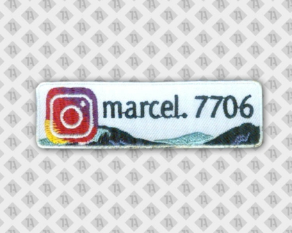 Eckiger Patch Aufnäher gestickt mit gesticktem Rand bunt Backpacker Instagram Marcel.7706