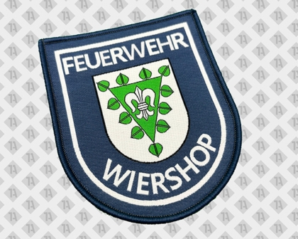 Gestickter Feuerwehr-Patch Wiershop in Blau-Weiß mit grünem Wappen – Aufnäher in Schildform mit Kettelrand
