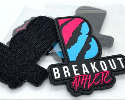 Patch Aufnäher Abzeichen Badge Rubber PVC Kontur mit Klett schwarz pink blau Vereine