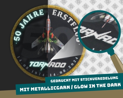 Patch Gedruckt+ Kettelrand mit metallicgarn gold und glow in the dark fotorealistischer Druck