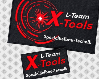 Eckiger Patch Aufnäher gestickt mit gesticktem Rand X-Tools schwarz rot weiß Tiefbau Handwerker