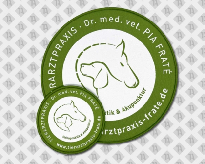 Runder Patch Aufnäher gewebt mit Kettelrand grün weiß Tierarzt Firma