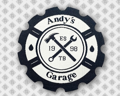 Gewebter konturgeschnittener Patch Aufnäher mit Laserschnitt schwarz weiß Garage Handwerker