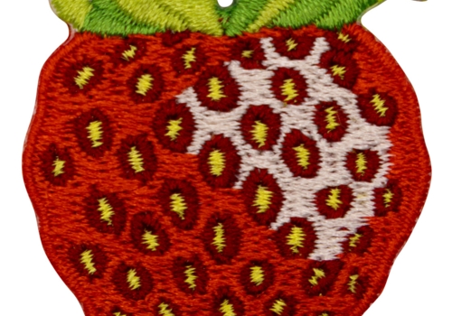 Aufnäher / Patch, gestickt, Erdbeere, mit Sicherheitsnadel - Bild 1