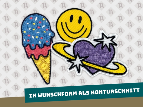 Gestickte Patches in Wunschform mit Konturschnitt – Eis, Smiley, Herz mit Saturnring