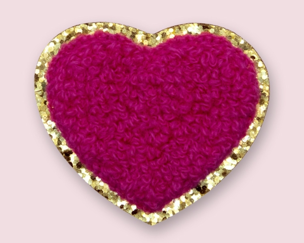Pinkfarbener Chenille-Aufnäher in Herzform mit Goldglitzer-Rand