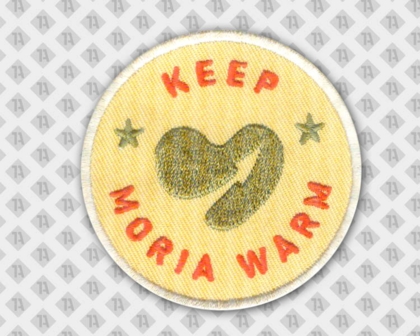 Gestickter Aufnäher Patch gestickter Rand gelber Hintergrund mit roter Schrift