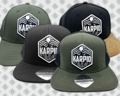 Aufnähservice Karpio Patch gewebt Kettelrand Cap verschiedene Caps mit gleichem Logo veredelt