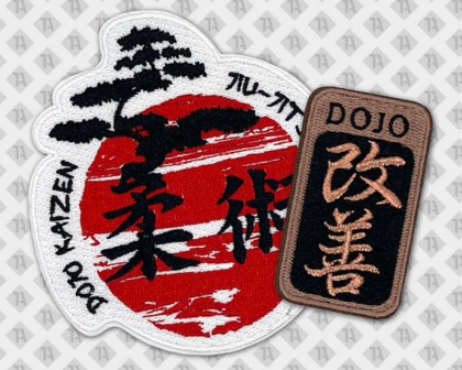 Gestickter Aufnäher Patch Konturschnitt schwarz weiß rot Karate Kampfkunst Kampfsport