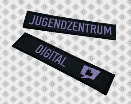 Eckiger Patch Aufnäher gestickt mit Kettelrand Jugendzentrum schwarz lila Schule Uni