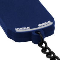Zwei blaue PVC-Schlüsselanhänger die zusammengeklebt worden sind um beidseitig Formen zu beinhalten.