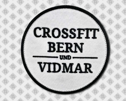 Runder Patch Aufnäher gestickt mit Kettelrand weiß schwarz Crossfit Firmen