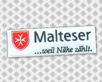 Patch Aufnäher gestickt mit gesticktem Rand mit Malteser Logo und Schriftzug ...weil Nähe zählt.
