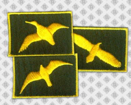 Gestickter rechteckiger Patch Aufnäher mit Stickrand Pfadfinder Vögel gelb