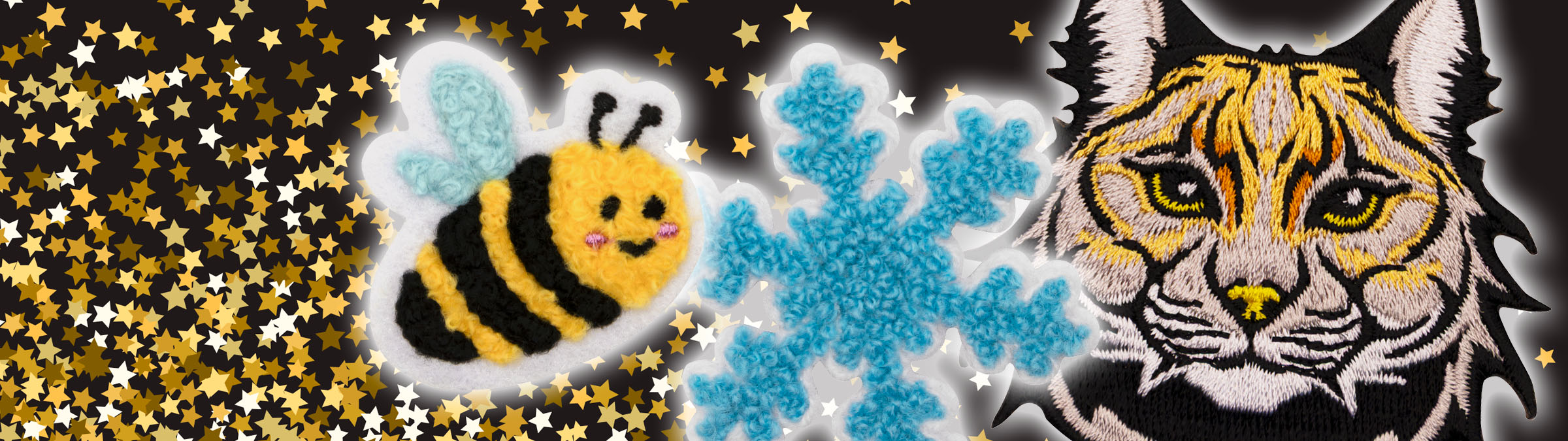 Stimmungsbild zum 1A-Shop: dunkler Hintergrund mit goldenen Sternen und im Vordergrund eine Chenille-Biene, eine Chenille-Schneeflocke und ein Luchskopf-Aufnäher.